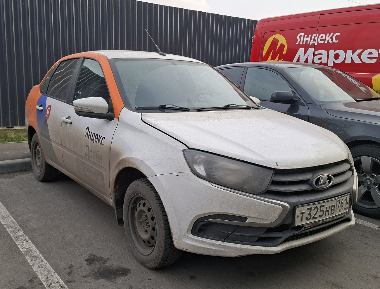 Москва, Lada Granta № Т 325 НВ 761