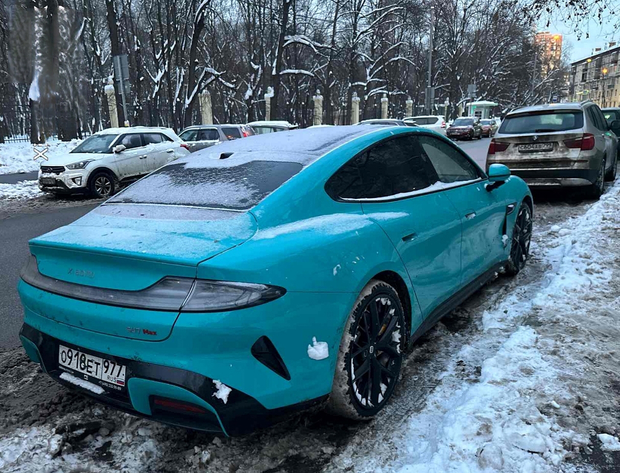 Фотографии из приложений каршеринга