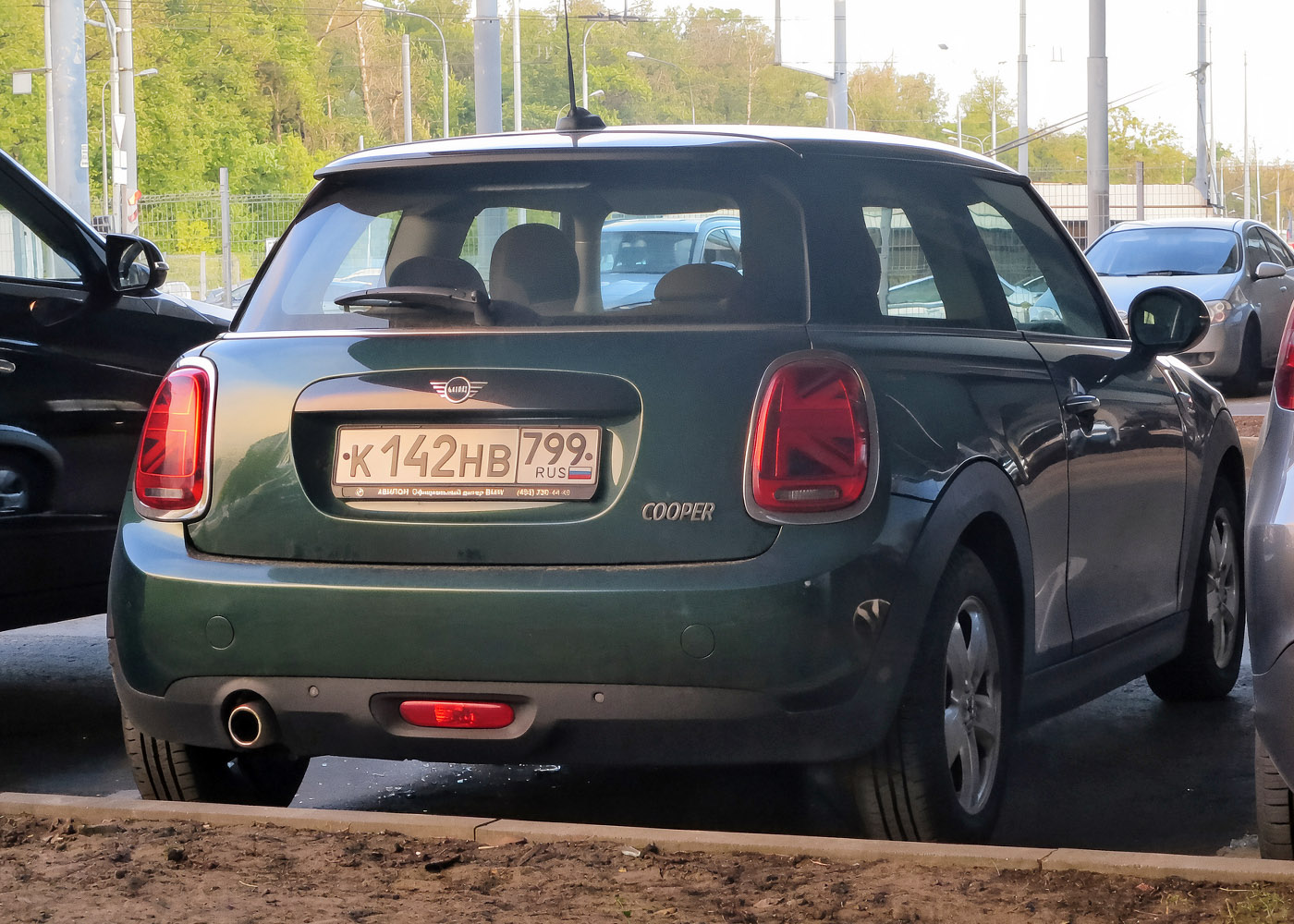 Москва, MINI Hatch № К 142 НВ 799