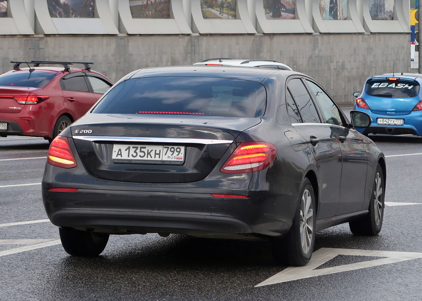 Межгород (Москва - Санкт-Петербург), Mercedes-Benz E-Klasse № А 135 КН 799