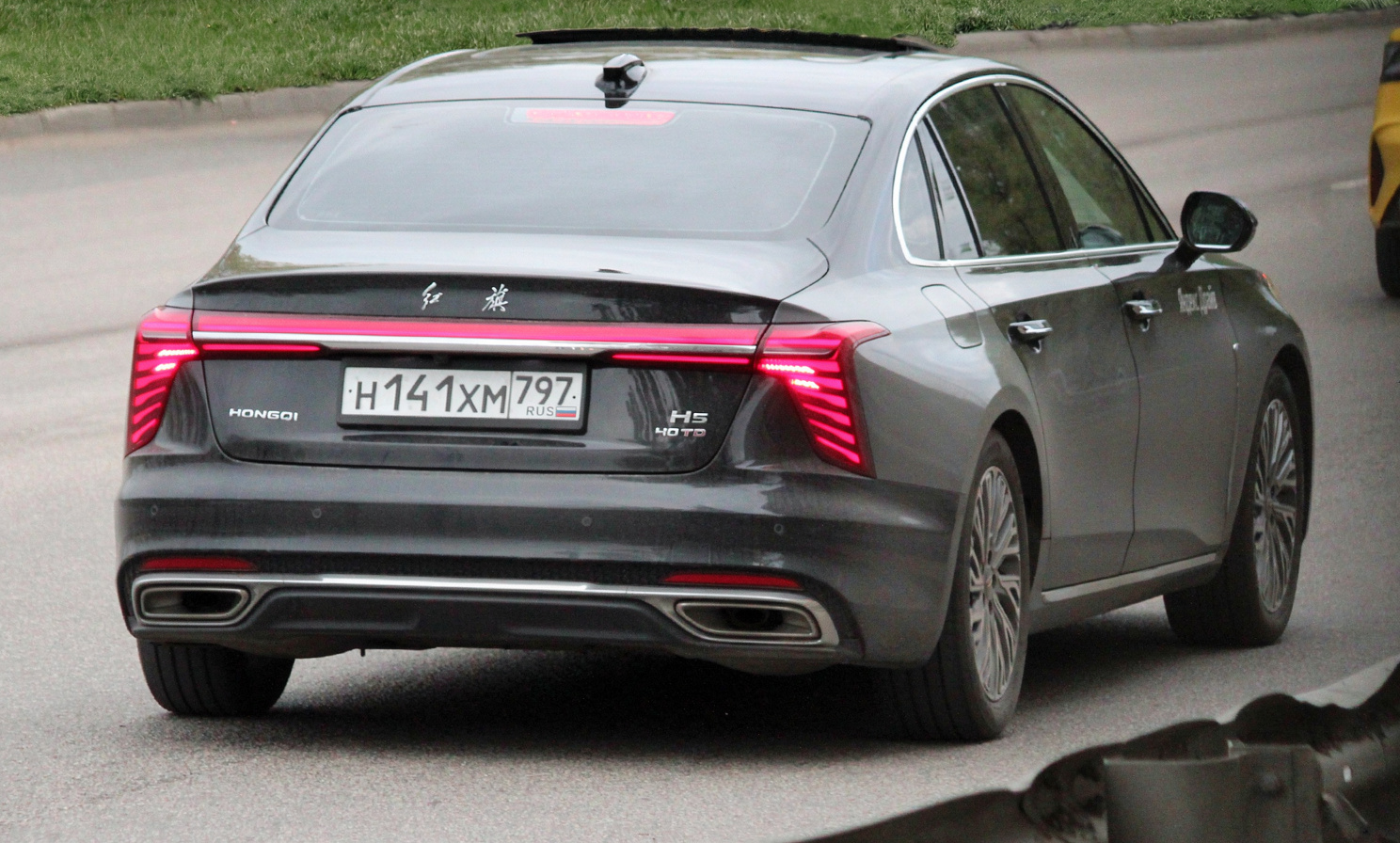 Москва, Hongqi H5 № Н 141 ХМ 797