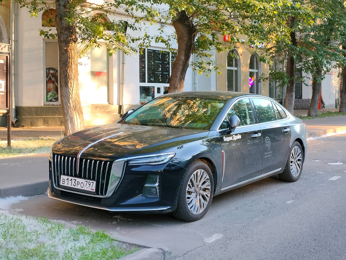 Москва, Hongqi H5 № В 113 РО 797