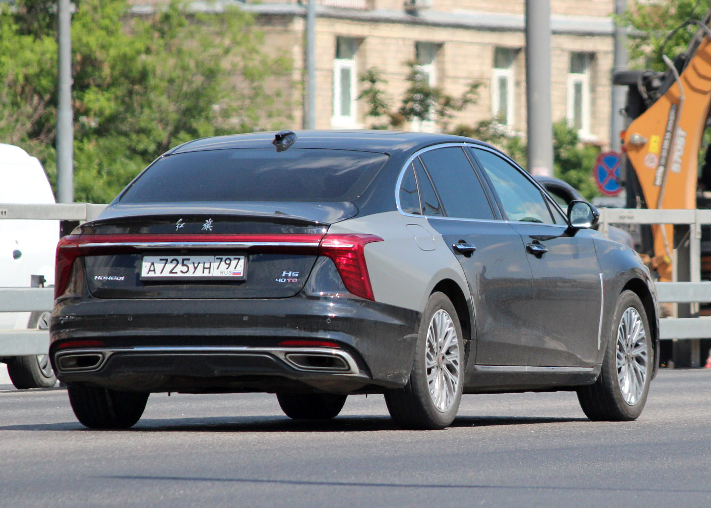 Москва, Hongqi H5 № А 725 УН 797