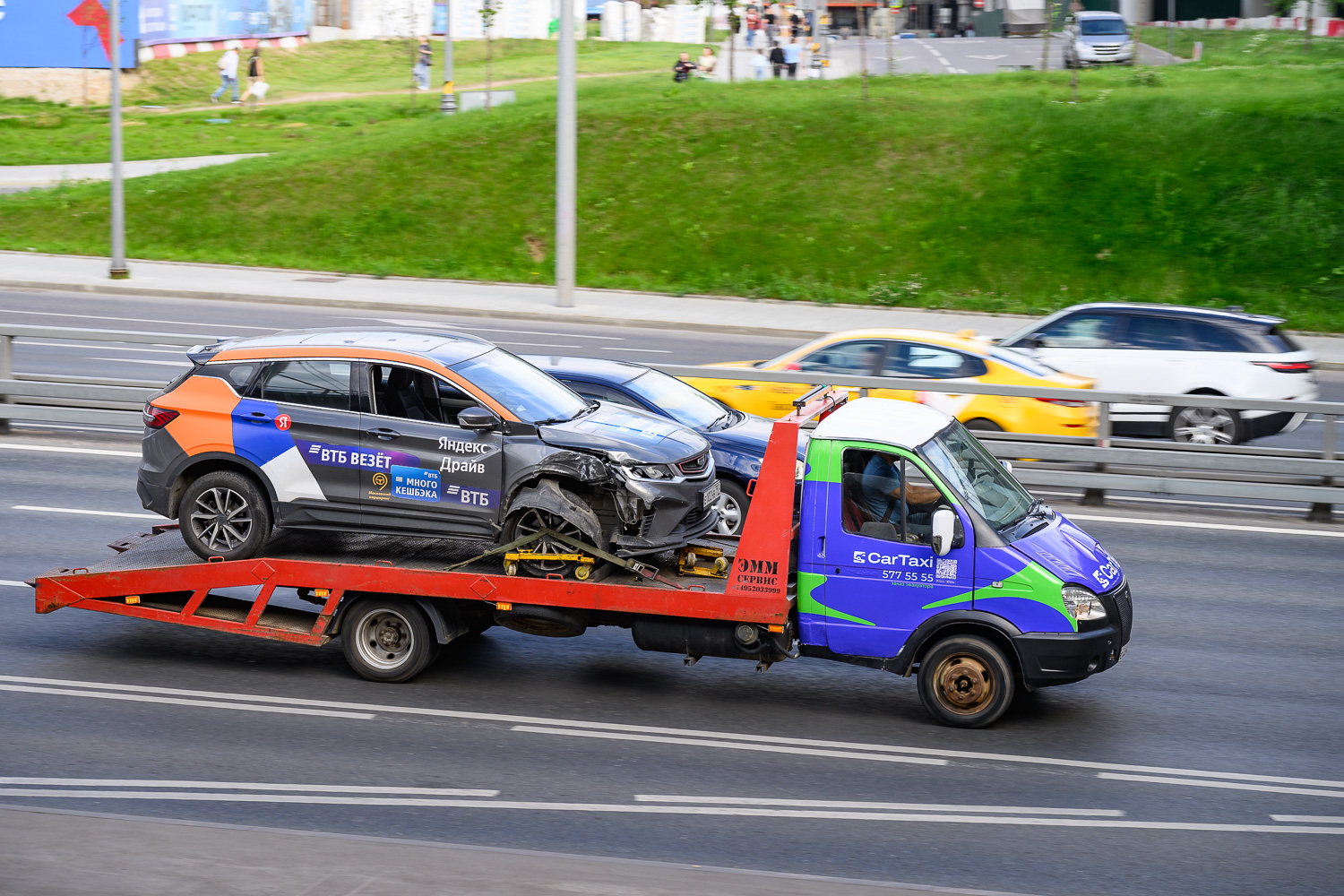 Москва, Geely Coolray № Е 102 НВ 797